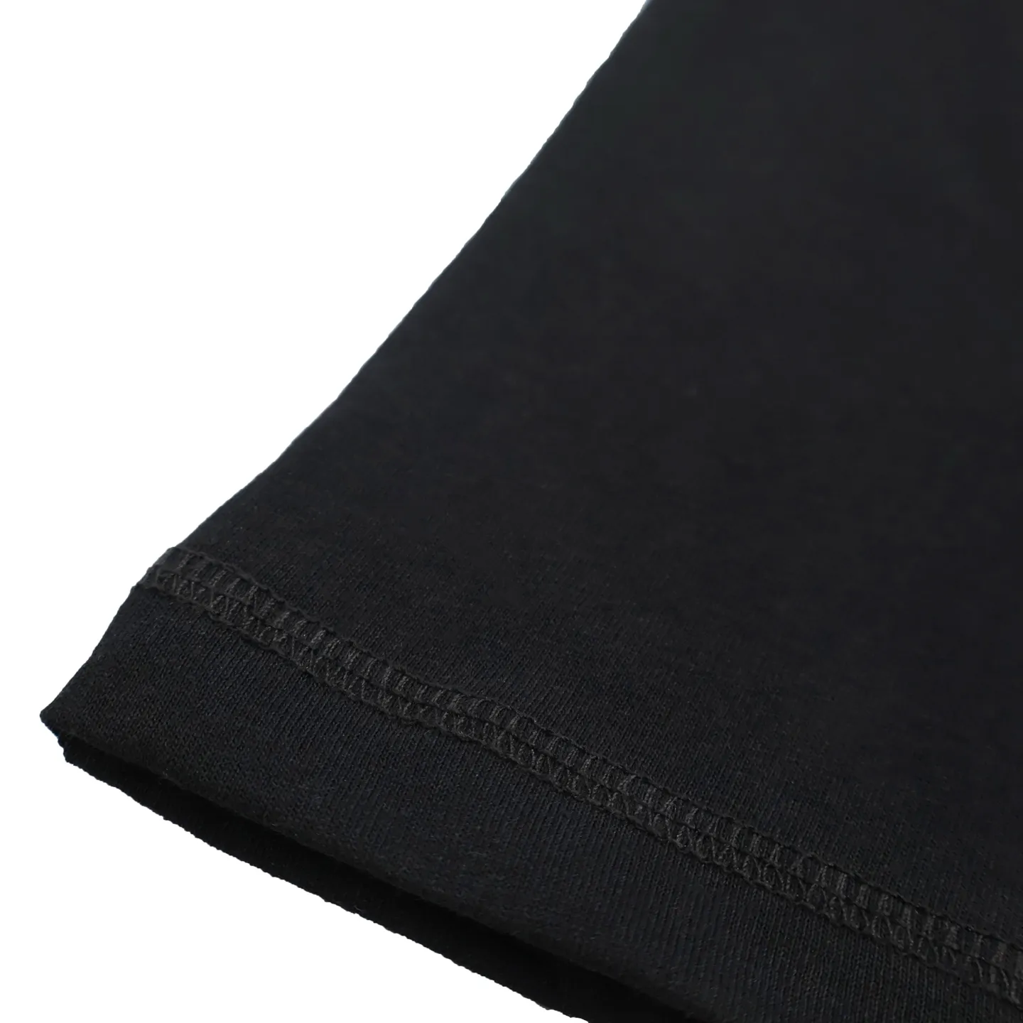 P240 [Exclusive supply] Stonelsland Stone Island printed short sleeves (black) Customized trendy double-strand fiber linen cotton, delicate and smooth, comfortable and skin-friendly, high-end black charm, deep charm, Compass micro-emblem patch embellished on the chest. Adopt imported water slurry printing technology, use advanced computer control system and precision mechanical components to achieve Compass. The fabrics have been washed to give them a better feel and texture. They are not easy to deform, shrink or fade, and maintain their long-lasting beauty.
